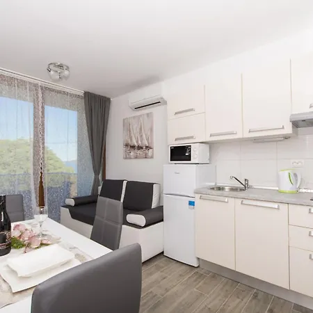 La-comfort One Bedroom With Sea View Terrace 2