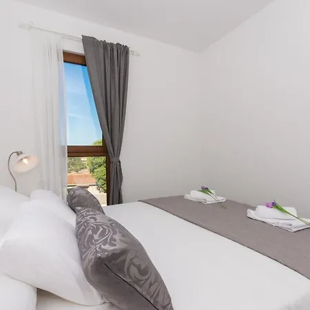 La-comfort One Bedroom With Sea View Terrace 2 *