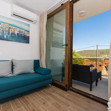 Apartmán La-comfort One Bedroom With Sea View Terrace 2 *