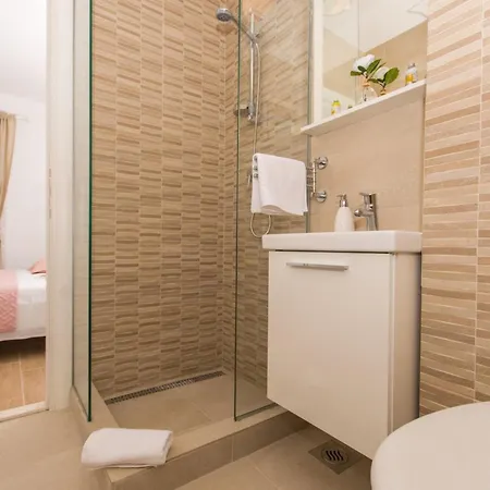 La-comfort One Bedroom With Sea View Terrace 2 *